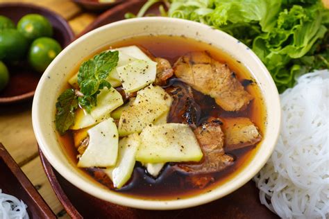  Bún Chả: Un delizioso intreccio di aromi speziati e freschezza esotica!