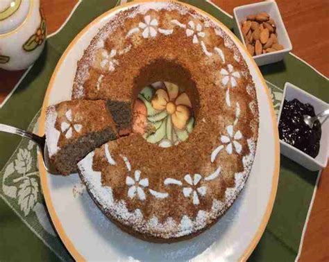  Ciambella di Grano Saracenato e Peperoni: Un connubio piccante e dolce che ti conquisterà!