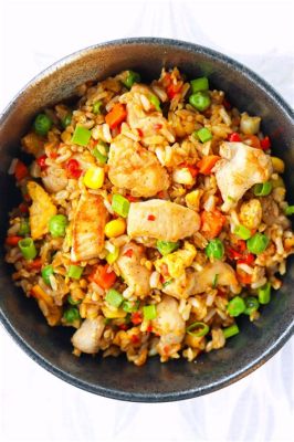  Zigong Fried Rice: Un piatto piccante e speziato che delizierà i tuoi sensi!